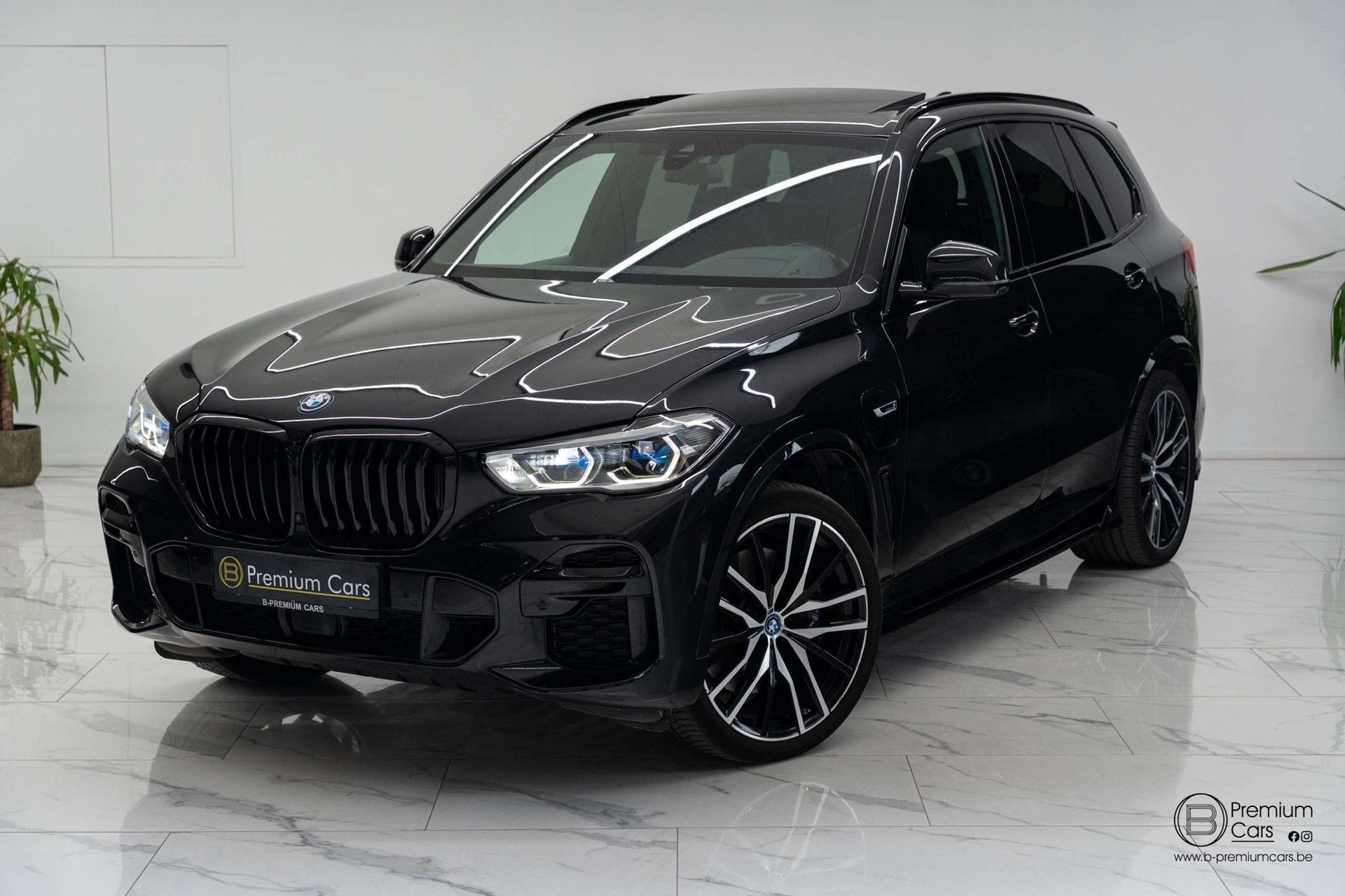 BMW X5 45e Xdrive! Full options! Bodykit! M-Seats! ACC! Tv, Auto's, Automaat, Dealer onderhouden, Gebruikt, Zwart