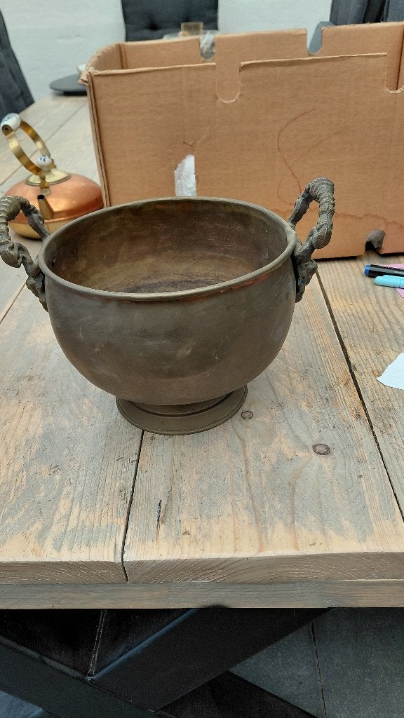 koperen pot met leeuwenhandvatten, Enlèvement ou Envoi