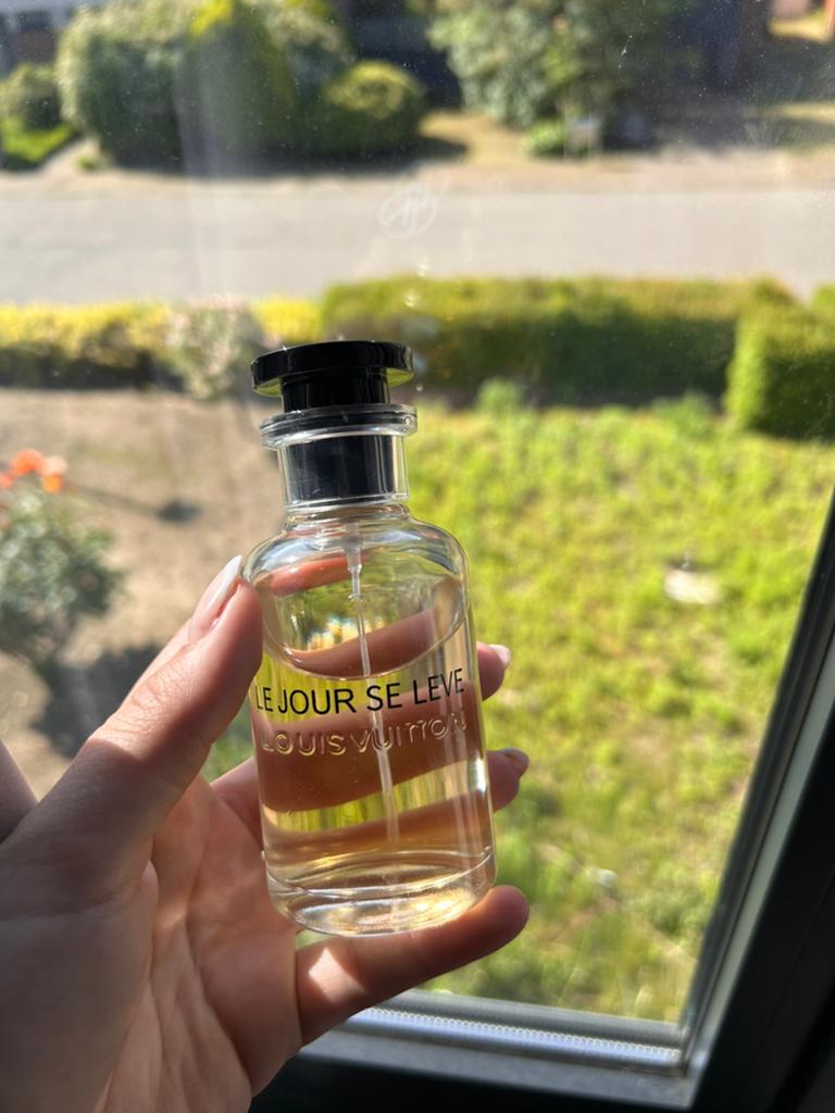 Le jour se leve Louis vuitton parfum, Ophalen, Zo goed als nieuw