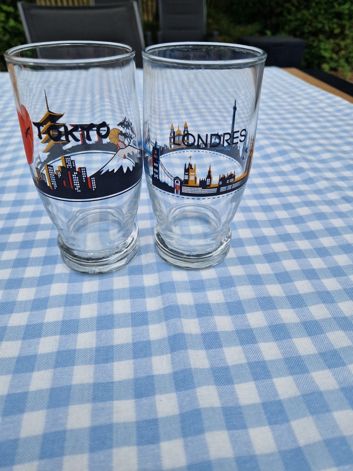 2 verres de collection Tokyo et Londres, Collections, Enlèvement ou Envoi