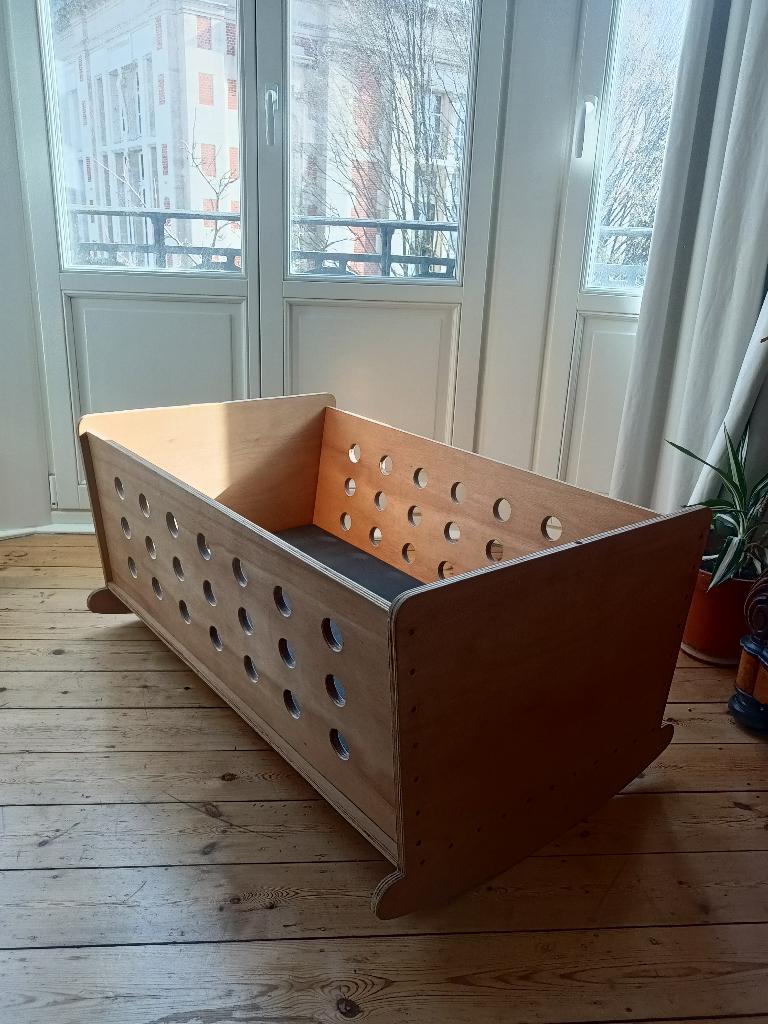Houten kinderwiegje, Ophalen, 140 tot 160 cm, Zo goed als nieuw, Matras