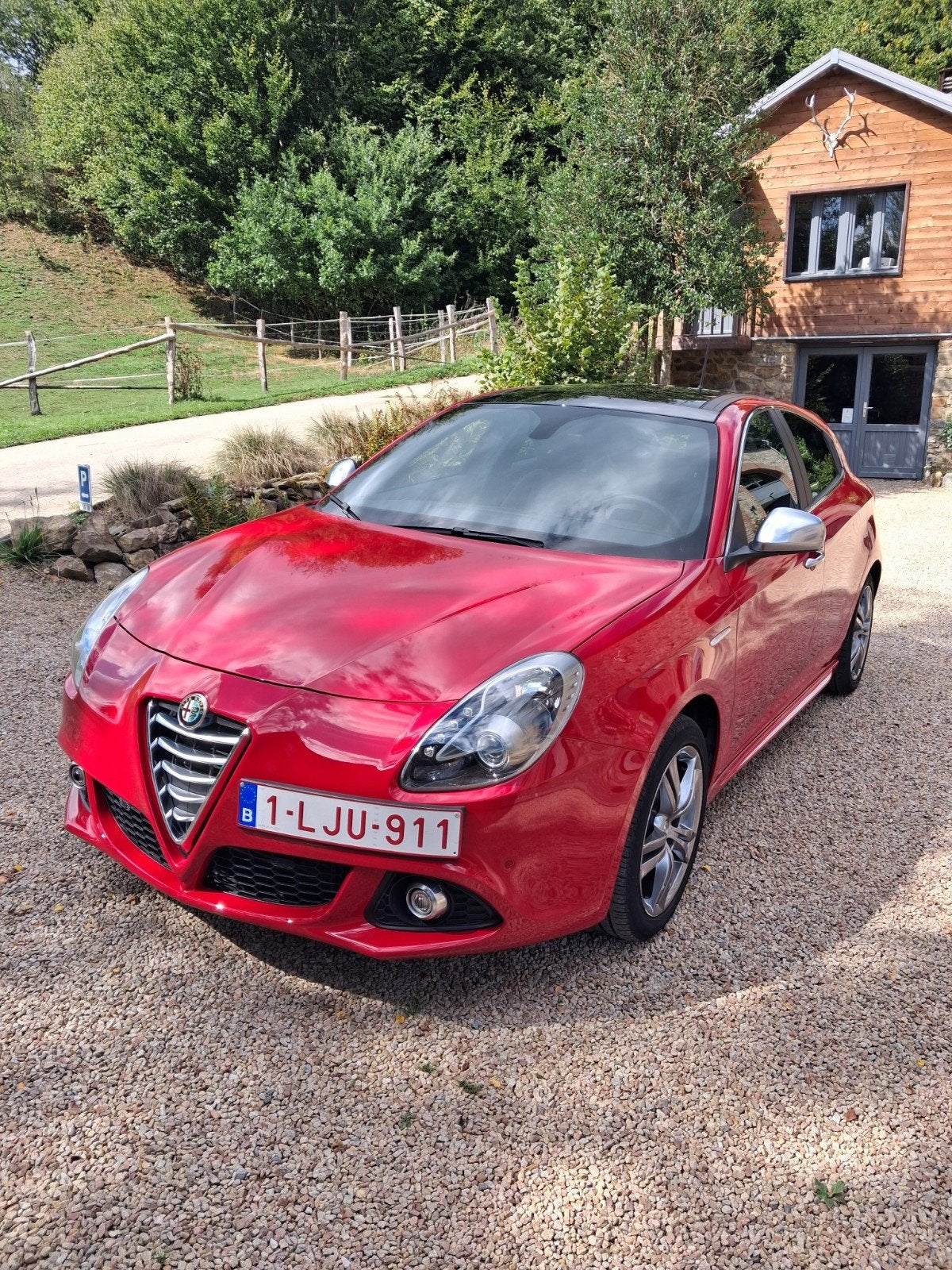 Alfa Giulietta 1.4 34000km !, Autos, Rouge, Achat, Toit panoramique, 5 portes