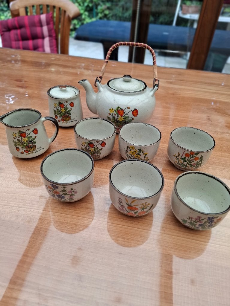 Service à thé vintage en faïence, Enlèvement
