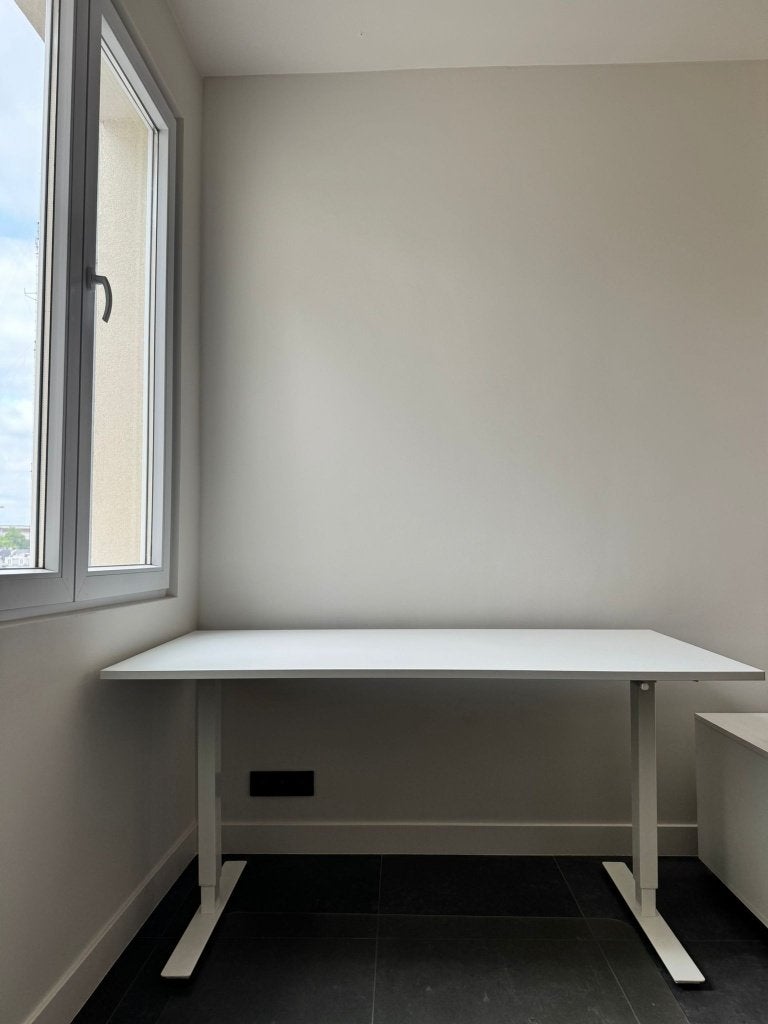 Bureau ikea in hoogte verstelbaar, Huis en Inrichting, Ophalen, In hoogte verstelbaar, Zo goed als nieuw, IKEA