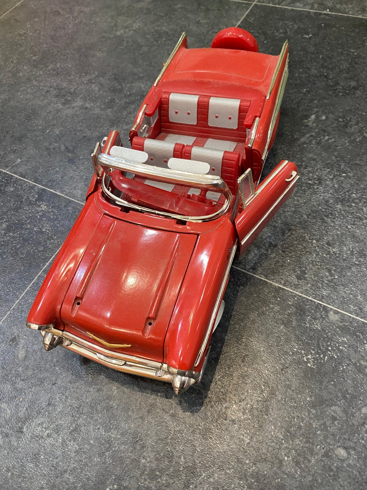 Chevrolet Bel Air Convertible (1957) rouge, Enlèvement, Comme neuf