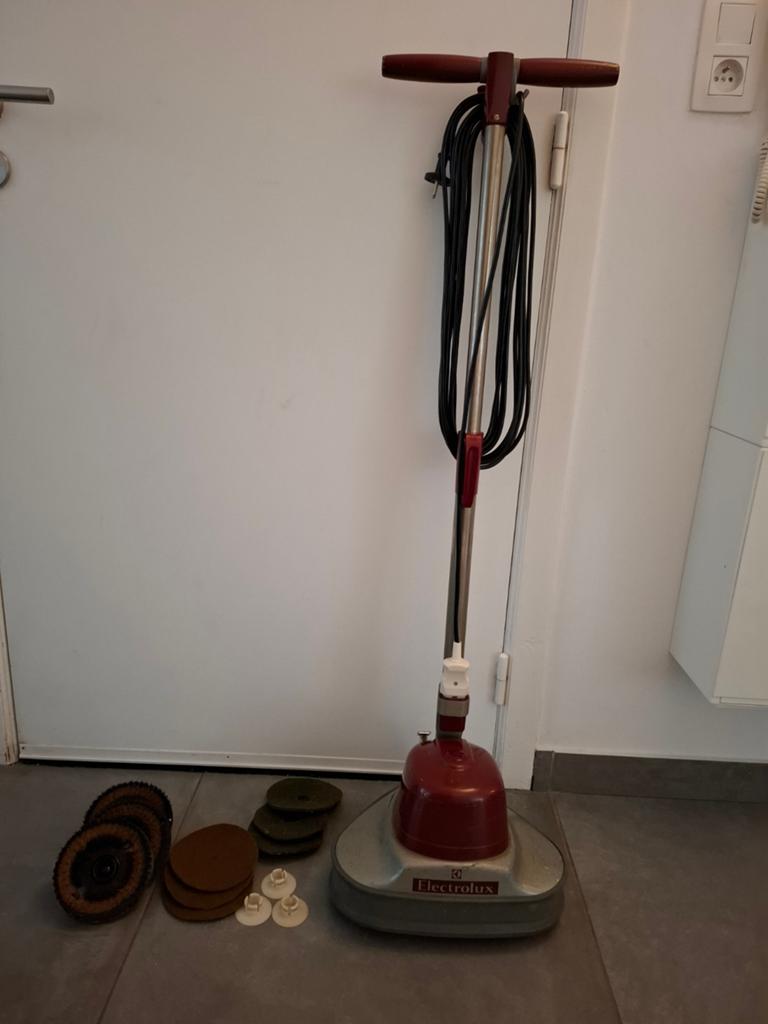 Boenmachine van Electrolux., Ophalen
