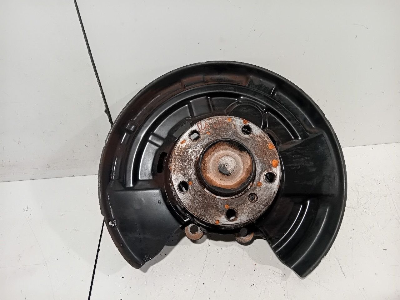 Wielnaaf rechts achter BMW M1, Onderdelen@venauto.nl, Van der Ven Autorecycling B.V., Ettenseweg 76, 4706 PB Roosendaal, The Netherlands