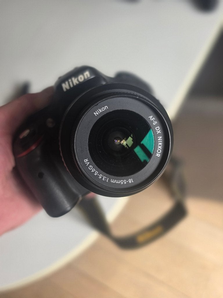 Nikon d5200 + Nikkor AF-S 18-55mm & Nikkor AF-S 55-300mm, Audio, Tv en Foto, Ophalen, Spiegelreflex, Oplader, Zo goed als nieuw