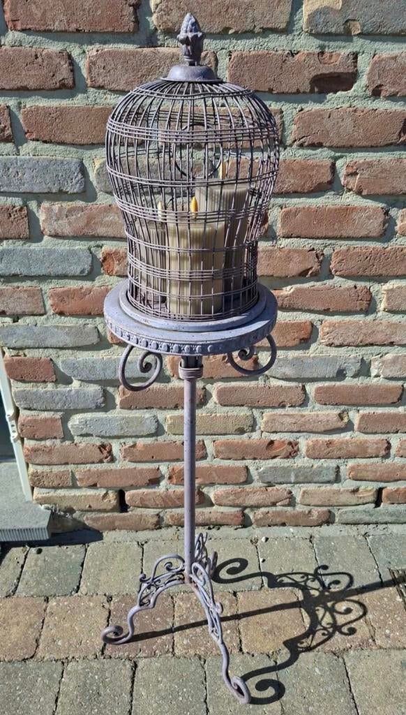 Volière décorative en fer forgé