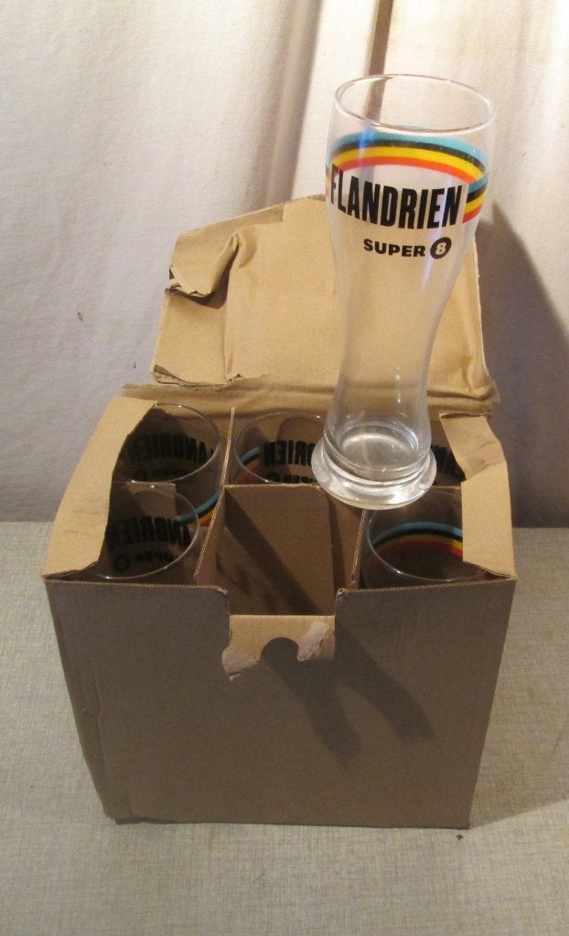 6 Nieuwe Bierglazen - Super 8 Flandrien, Verzamelen, Ophalen of Verzenden, Nieuw, Glas of Glazen