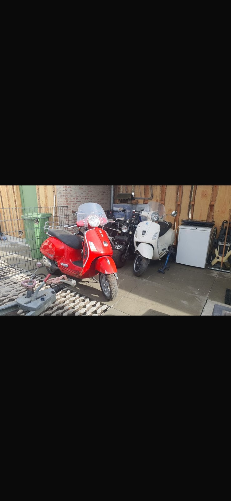 2x vespa gts 1x injectie 125 cc beide koopje!!!!, Fietsen en Brommers, Ophalen of Verzenden, Benzine