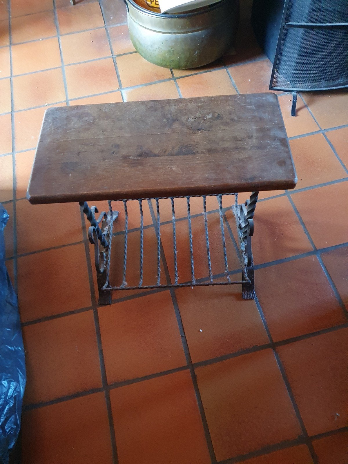 krantenbak, Divers, Enlèvement, Utilisé