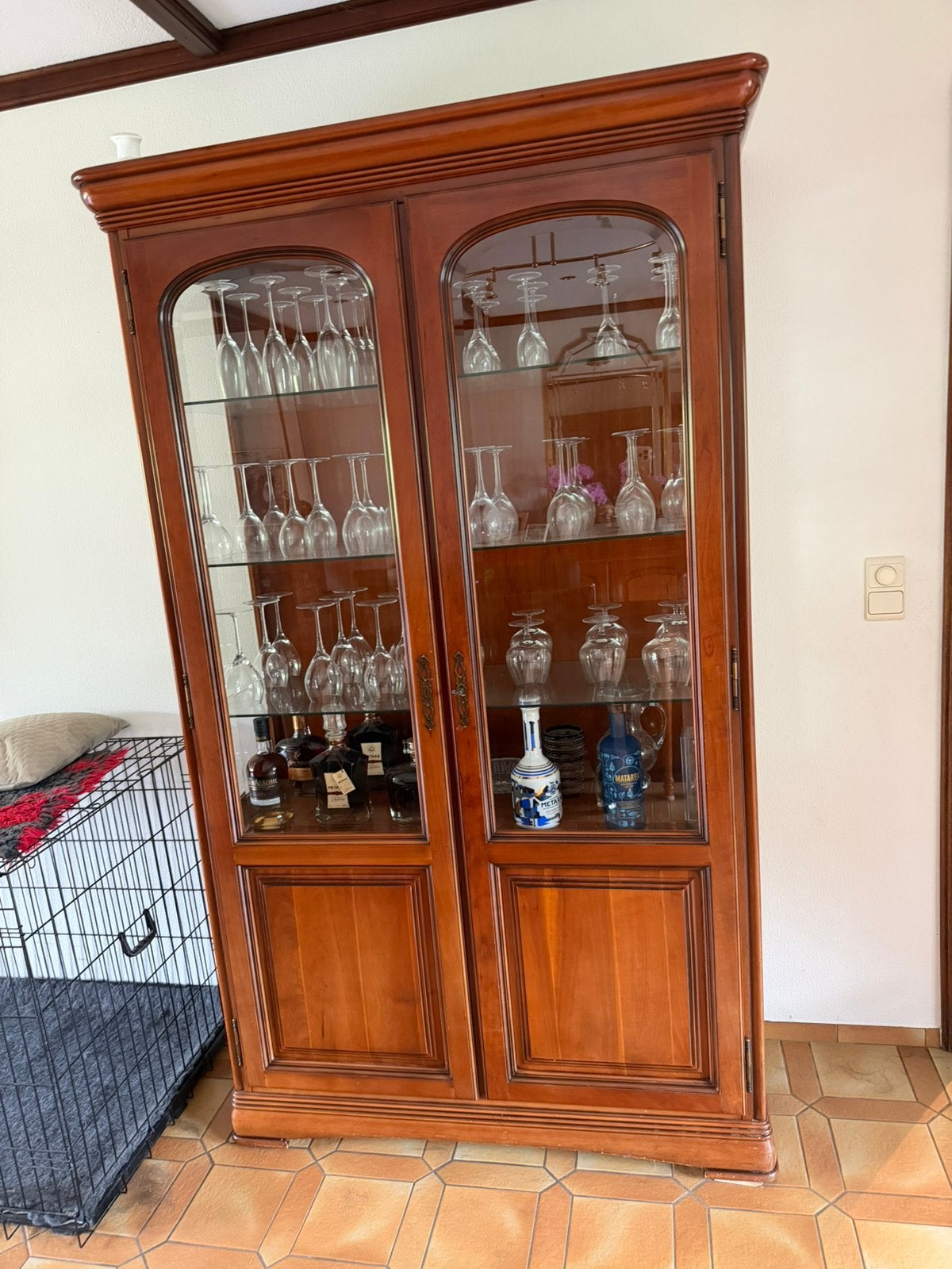 Barkast/ buffetkast en uitrekbare tafel, Enlèvement, Comme neuf