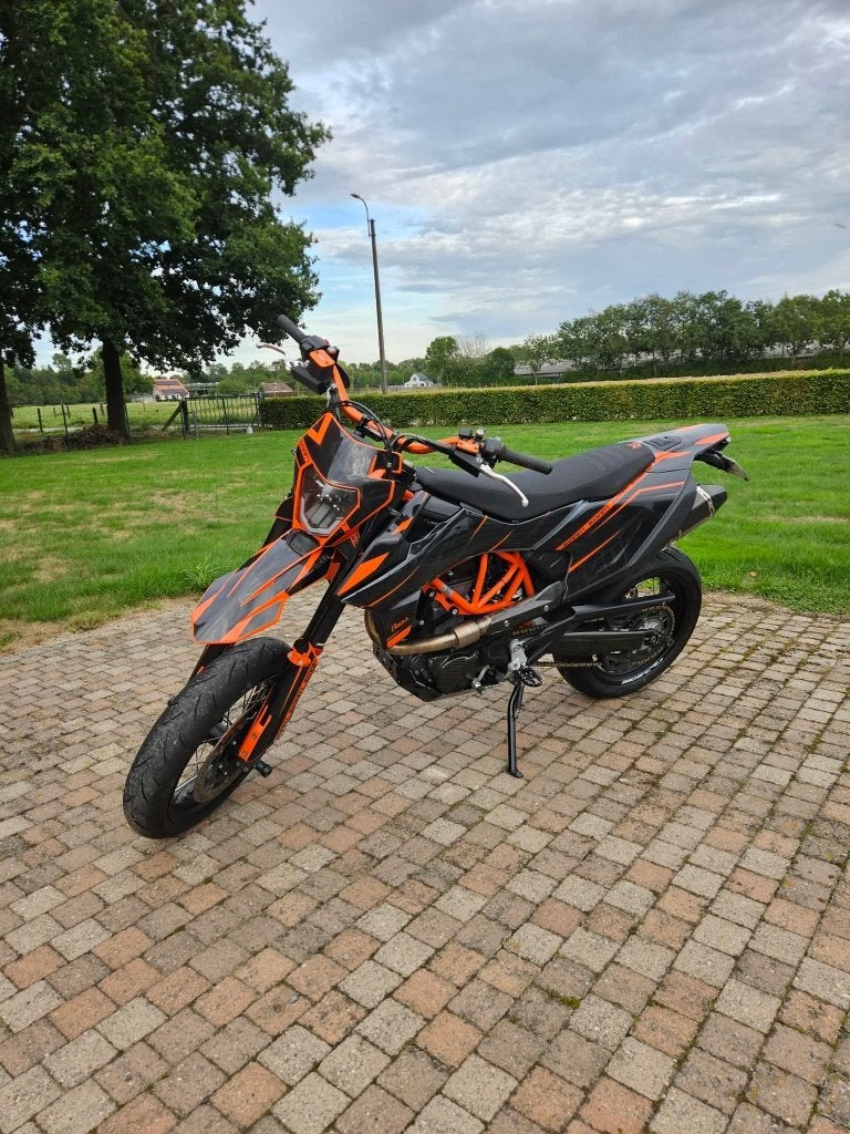 KTM 690 smcr, Occasion, 690 cc, Minimaal motorrijbewijs A2, Handgeschakeld