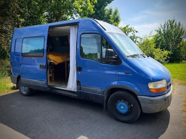 Renault Master Zelfbouw Campervan (178.000 km - Off-grid), Caravanes & Camping, Camping-cars, Autres marques, Autres marques, Onduleur