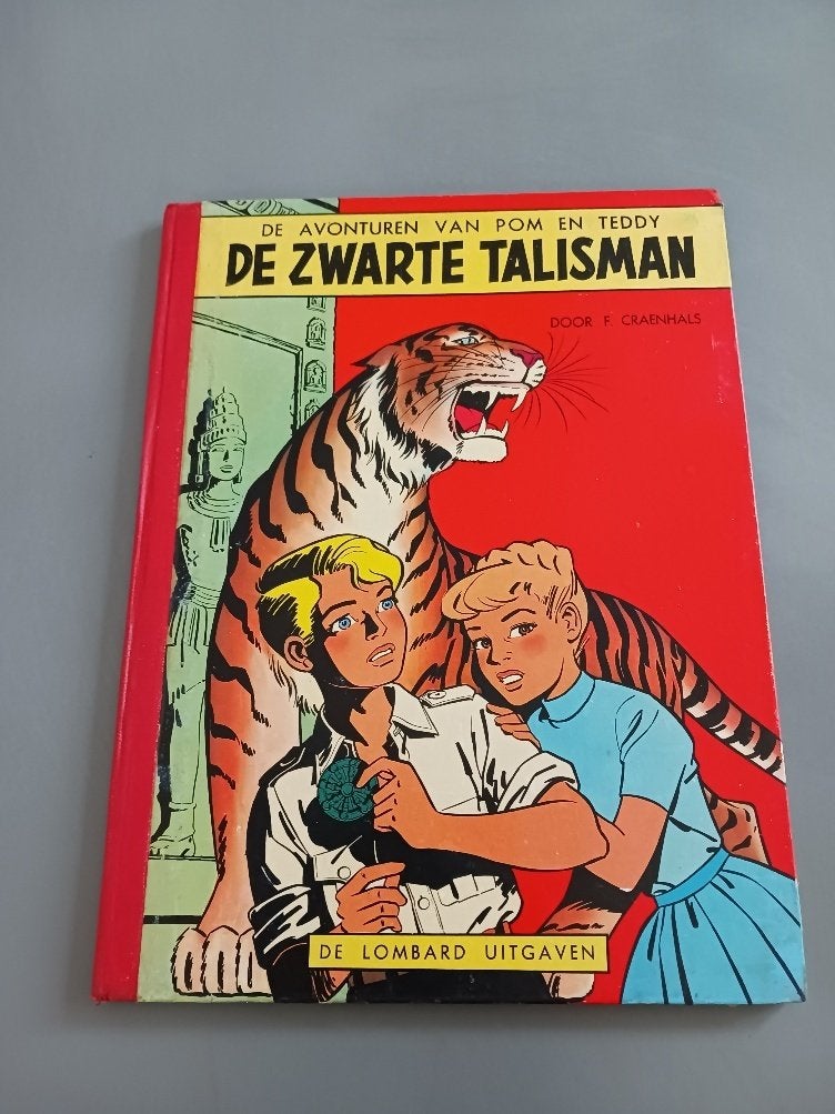 Pom en Teddy, Zwarte Talisman, HC 1ste druk, goede staat, Eén stripboek, Ophalen of Verzenden, Gelezen