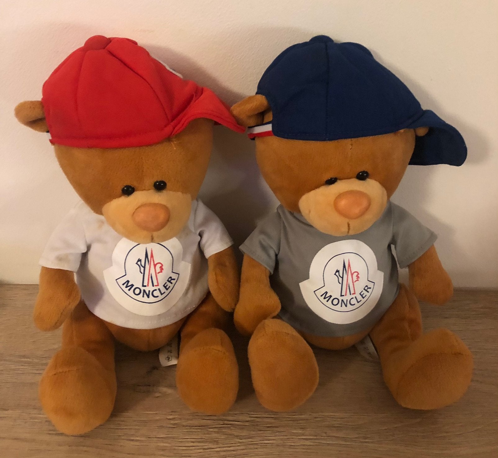 2x moncler knuffelbeer, Ophalen of Verzenden, Zo goed als nieuw