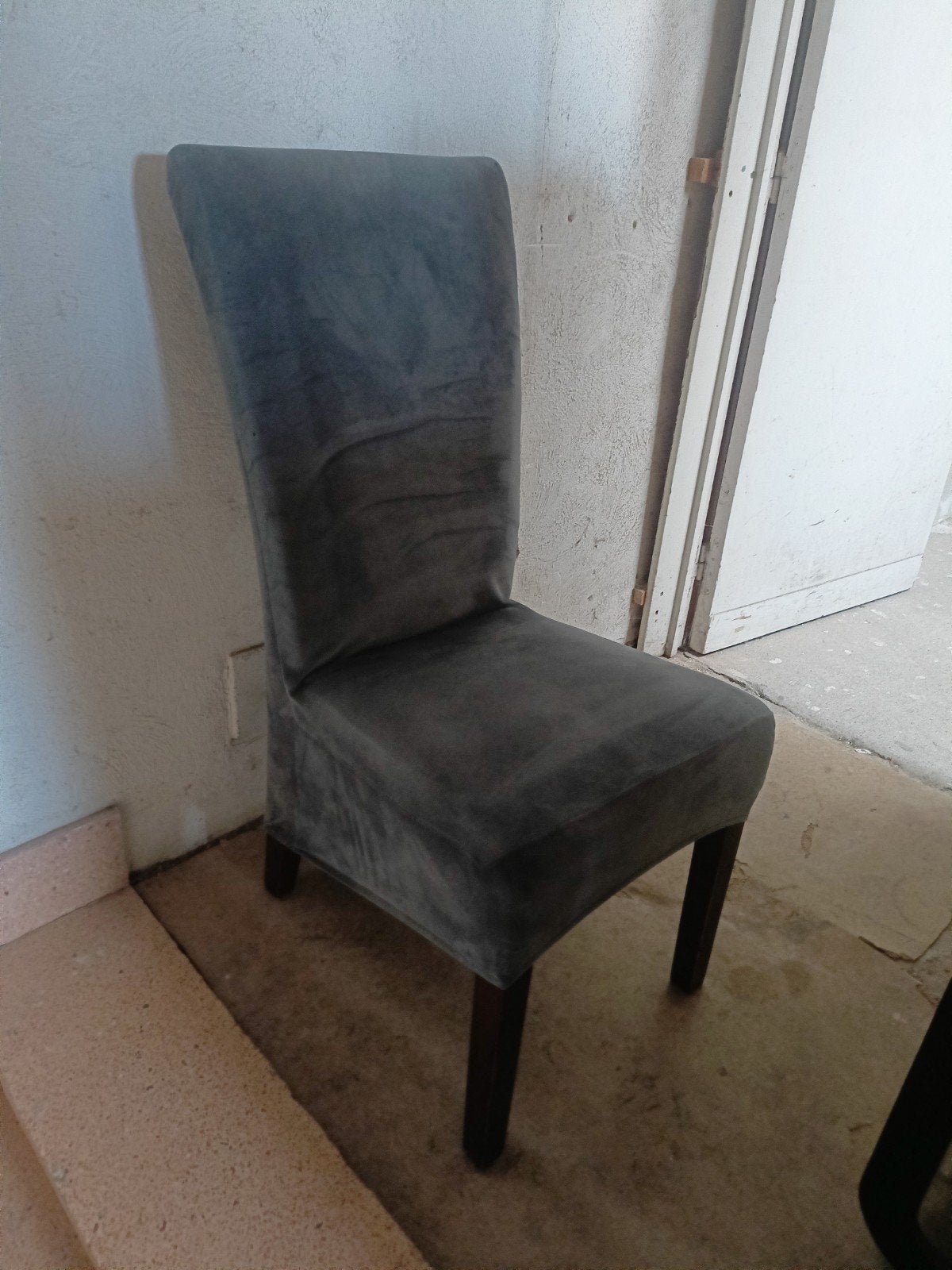 6 chaises à donner ! très costaude , housse sur mesure, Ophalen