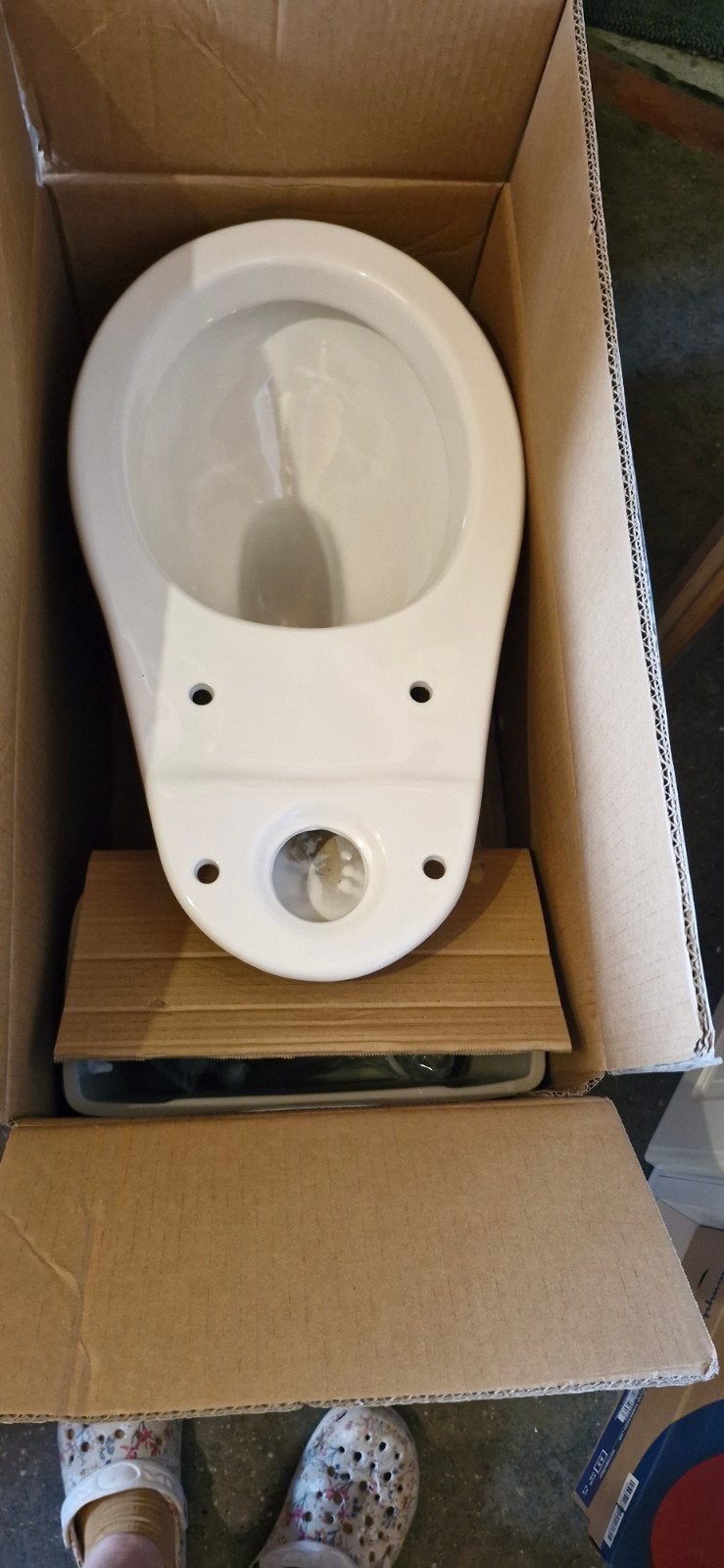 Niewe toilet uitgang vloer, Ophalen, Toilet