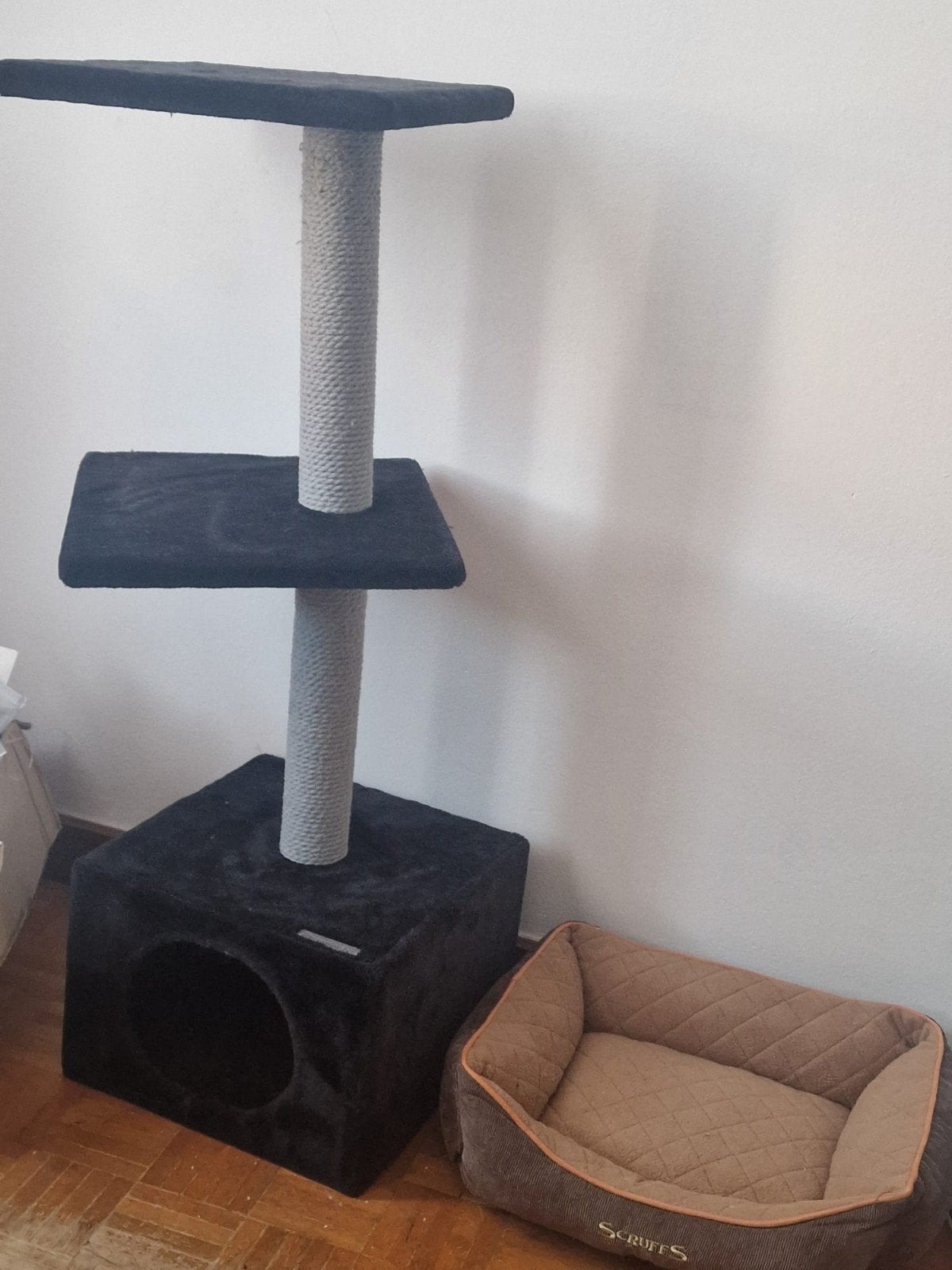 Krabpaal samen met mandje., Animaux & Accessoires, Meubles griffoirs pour chats, Enlèvement, Utilisé