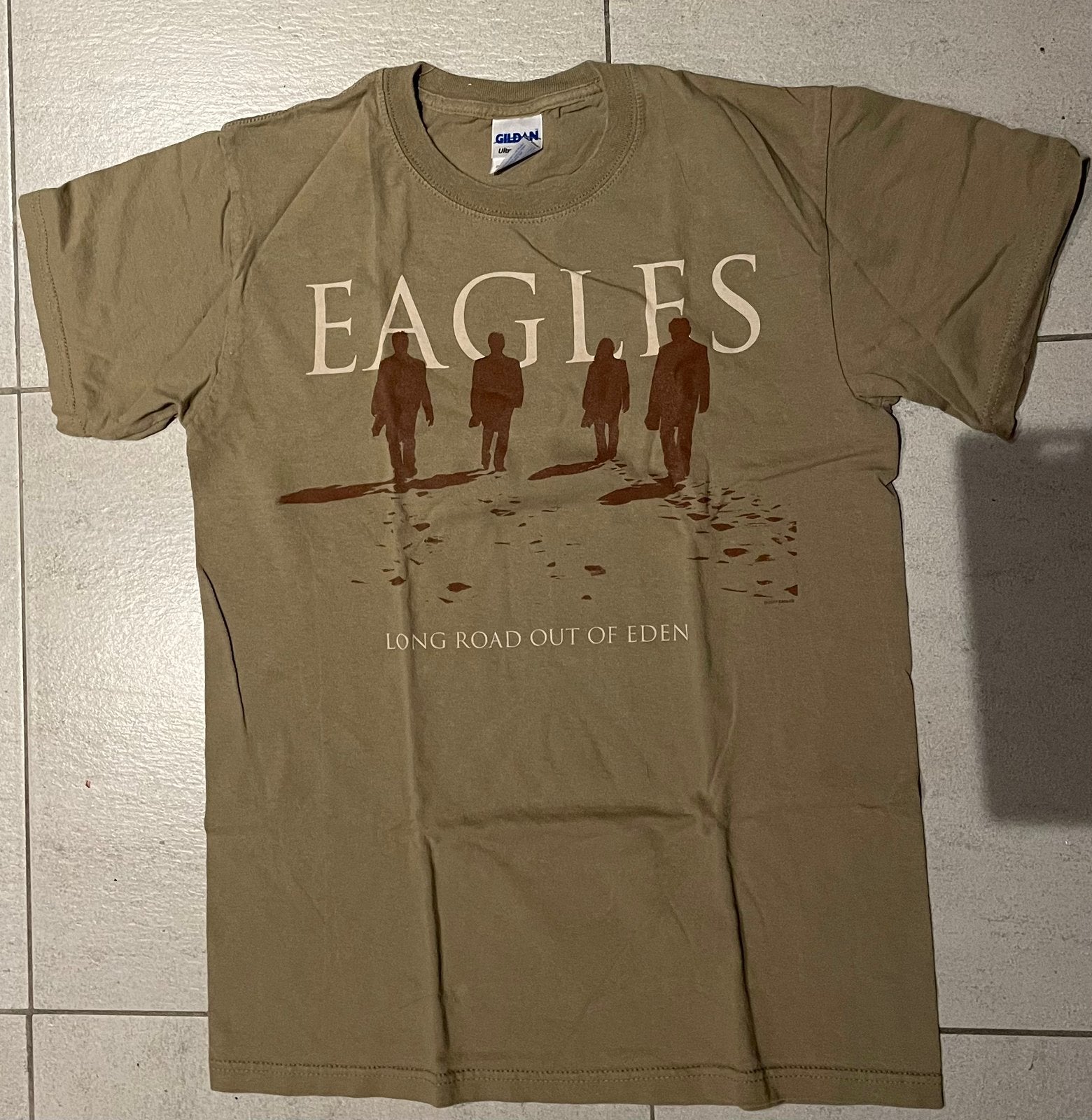 The Eagles concerttoer t-shirt Long Road out of Eden small, Kleding | Heren, T-shirts, Ophalen of Verzenden, Zo goed als nieuw