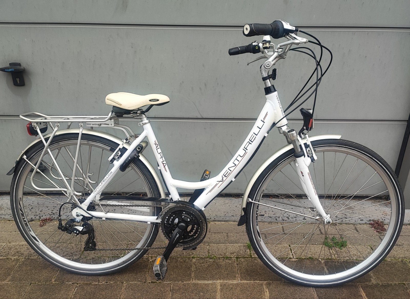 Damesfiets Venturelli met 21 versnellingen., Autres marques, Vitesses, Frein sur jante, Comme neuf