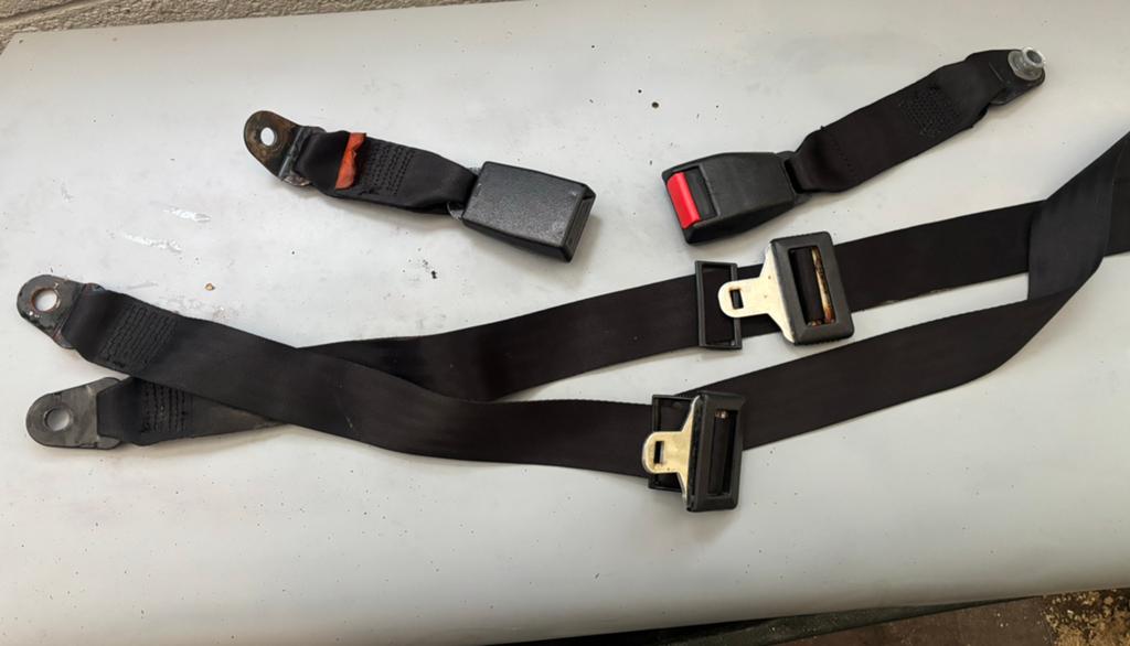 Ceintures arrières pour Porsche 924/944 avec boulonnerie, Enlèvement ou Envoi