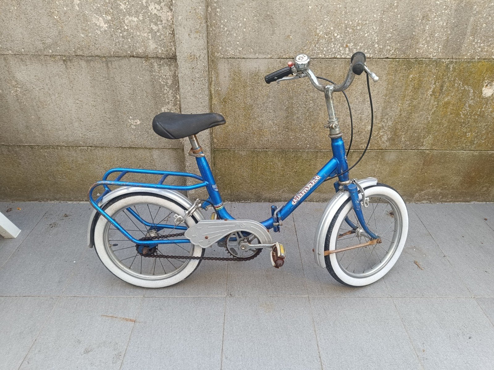Uniek plooifietsje uit de jaren 70. Diamant (DDR), Enlèvement