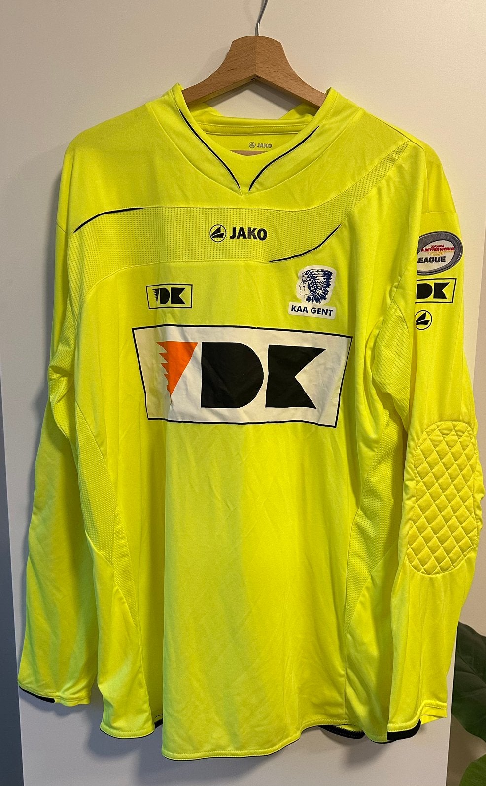 Match worn KAA Genk 2010/2011- Bojan Jorgacevic, Collections, Enlèvement ou Envoi, Comme neuf, Maillot