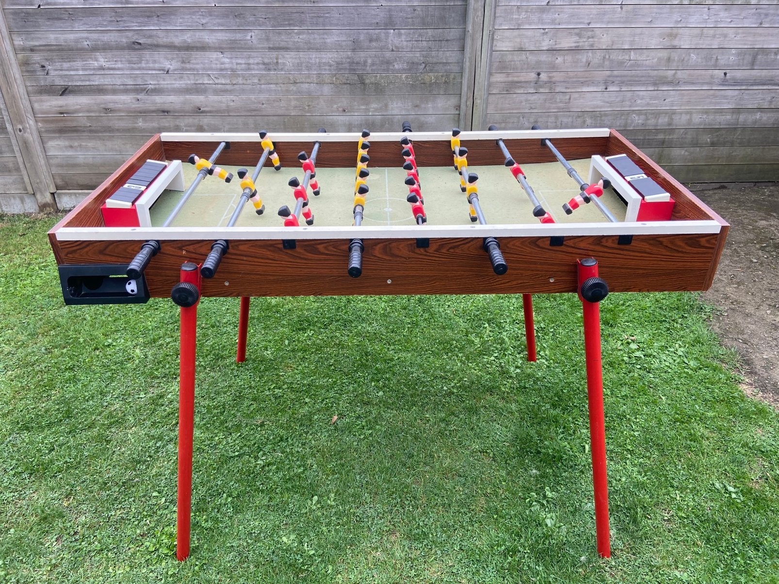 Vintage voetbaltafel met 4 balletjes, Ophalen, Gebruikt