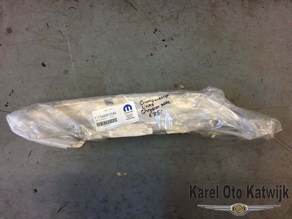 Bumperstrip links Chrysler 300C 3.0 CRD Station, Autos : Pièces & Accessoires, Neuf, -, -, -