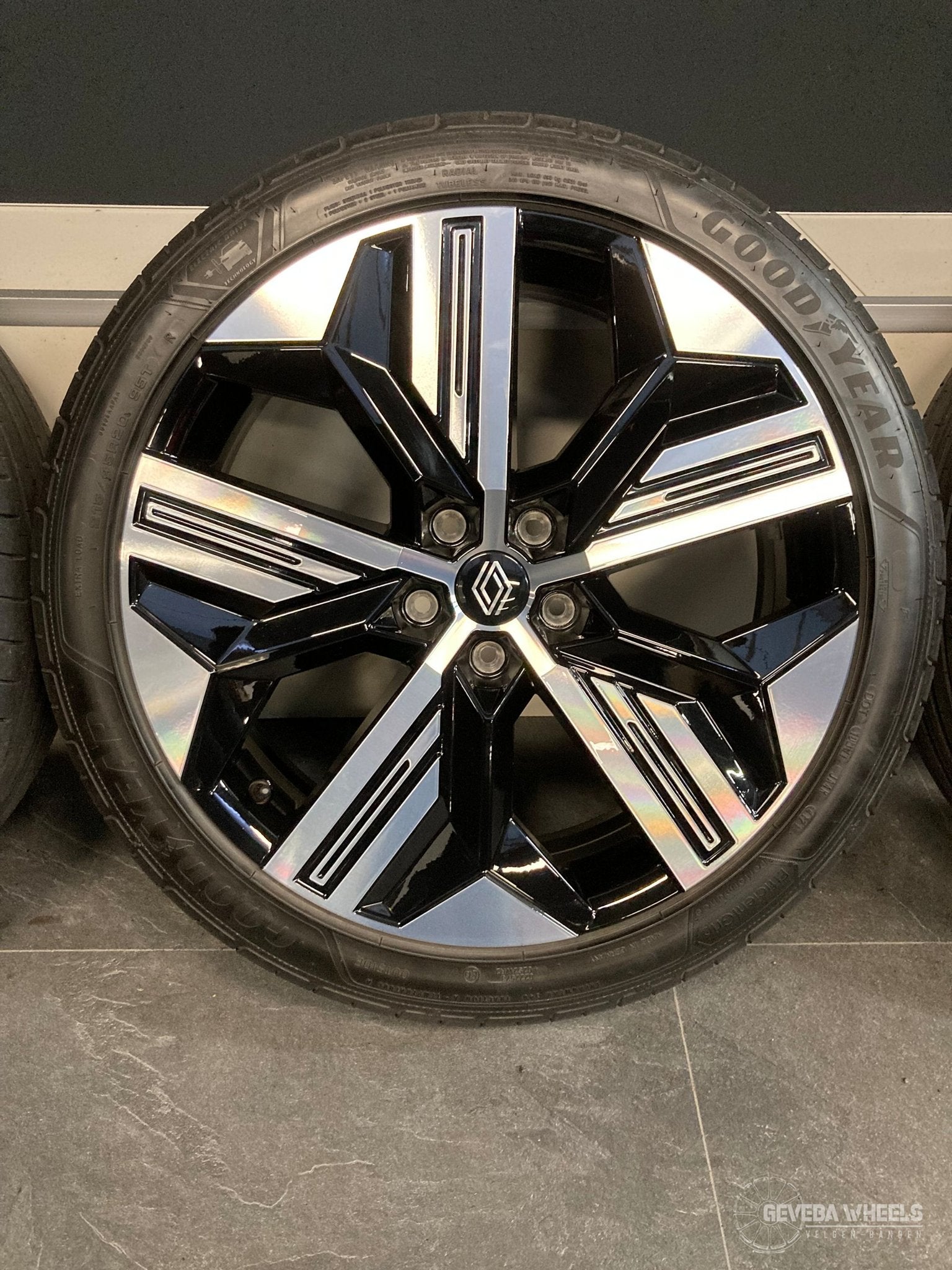 20” originele Renault Megane E-tech velgen + banden 5x114.3, Autos : Pièces & Accessoires, Pneus & Jantes, Pneus et Jantes, 215 mm