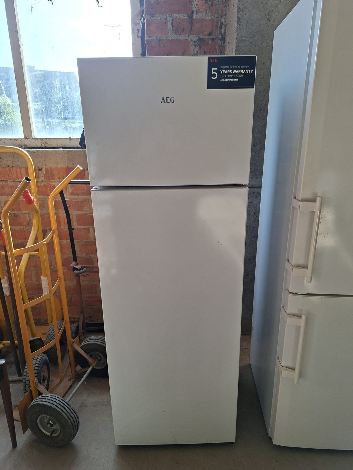 AEG frigo met boven diepvriesvak, Ophalen, Zo goed als nieuw