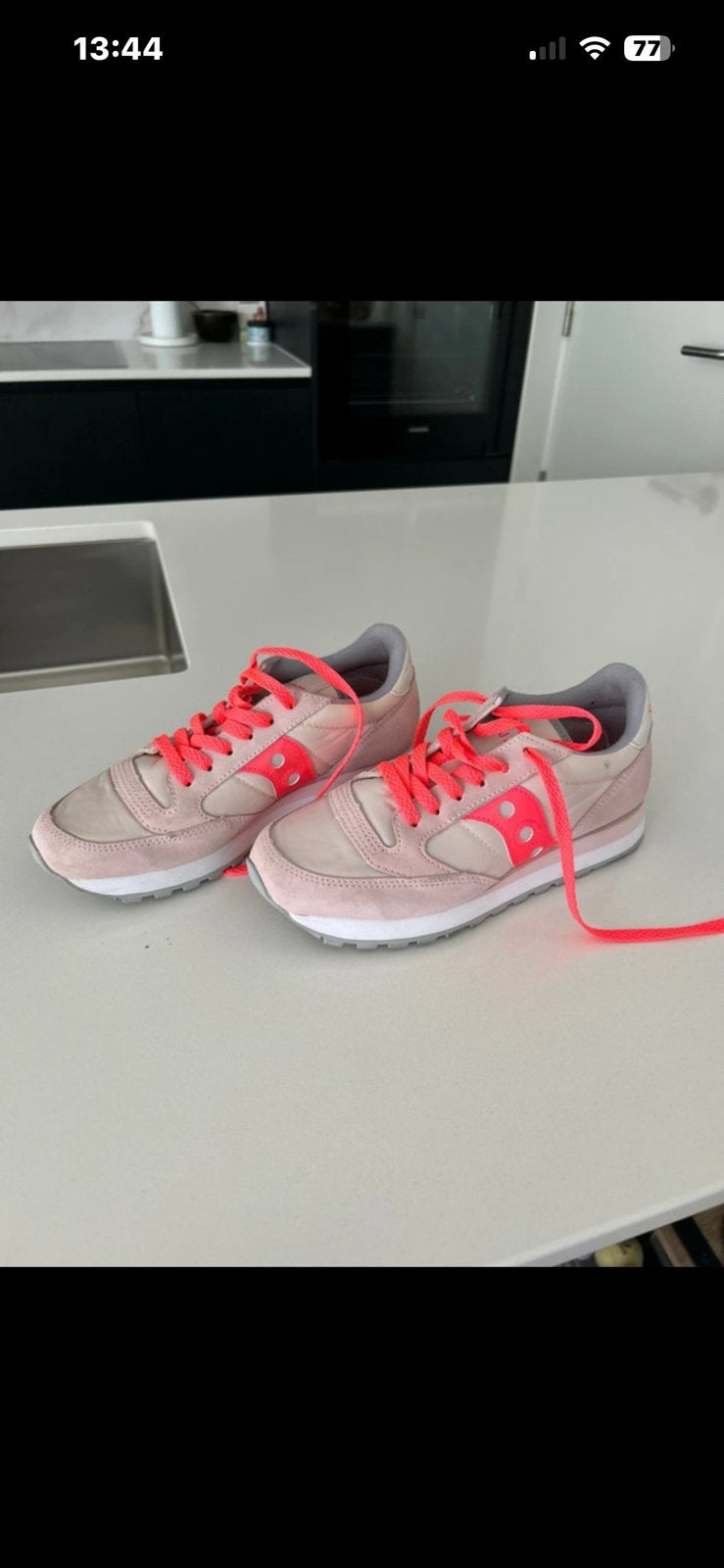 Sneakers saucony 37, Ophalen of Verzenden, Zo goed als nieuw, Sneakers, Grijs