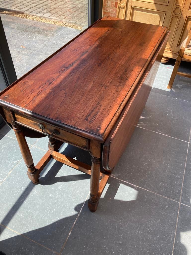Mooie engelse tafel, Ophalen