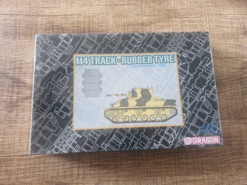 Dragon 1/35 M4 Track Rubber Tyre Sherman M4/M4A3E2, Hobby en Vrije tijd, Modelbouw | Auto's en Voertuigen, Overige merken, Tank