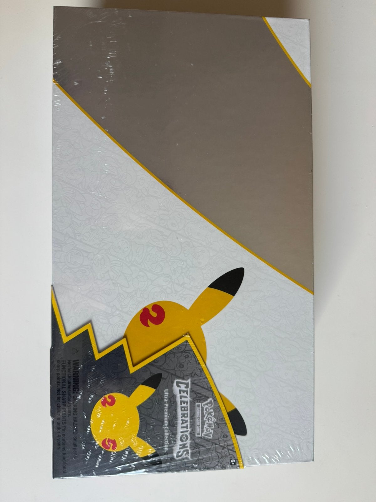 Pokemon 25 ans en anglais, Enlèvement