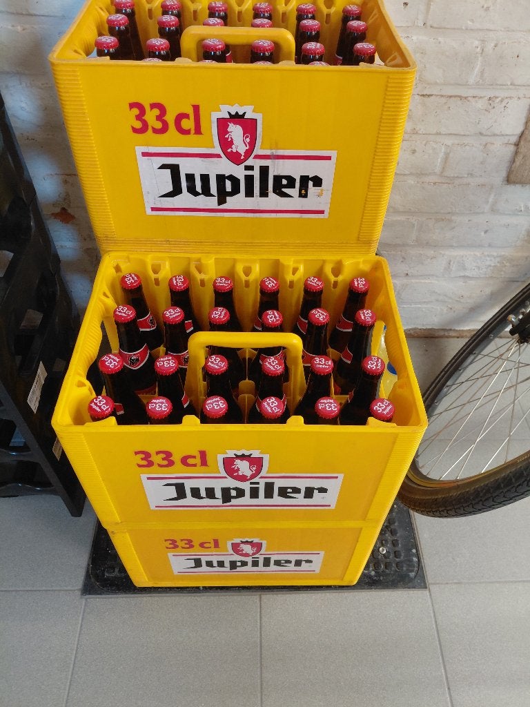 4 volle bakken jupiler 33 cl, Verzamelen, Ophalen, Nieuw, Flesje(s), Jupiler