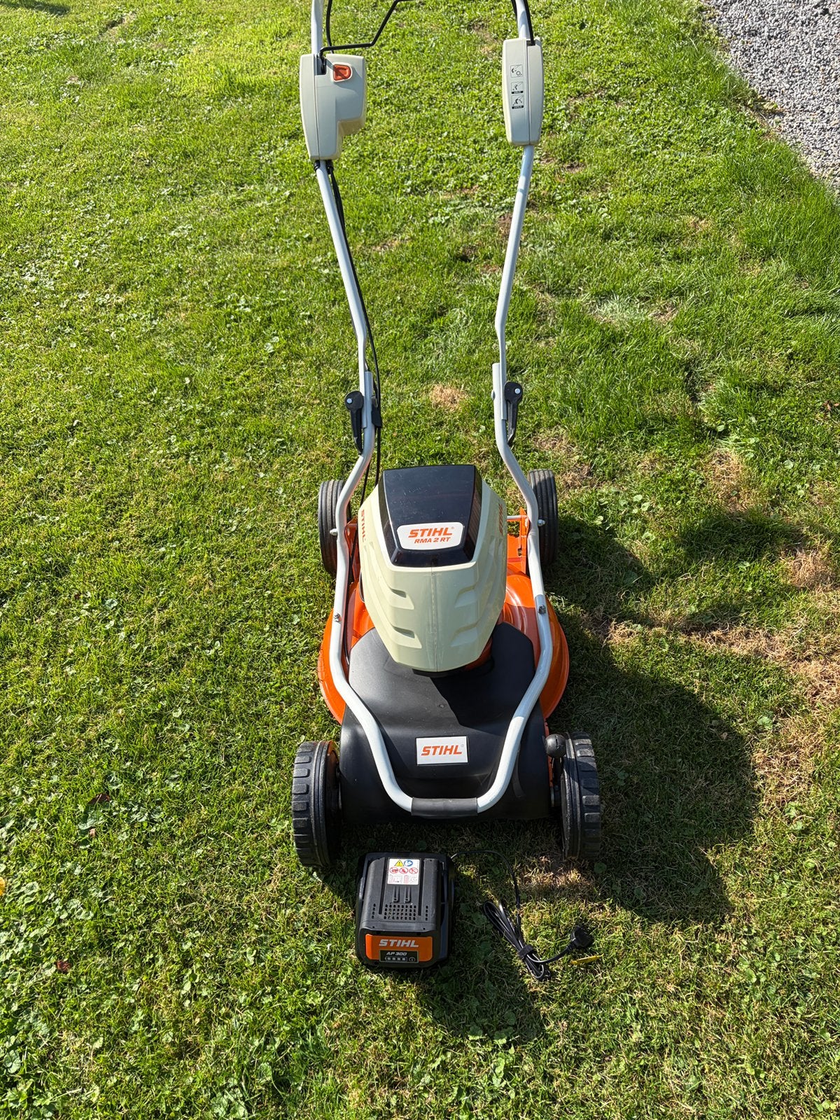 Stihl RMA 2 RT mulchmaaier met AP300 batterij en stihl lader, Ophalen, Cirkelmaaier, Accu-grasmaaier, Mulchfunctie