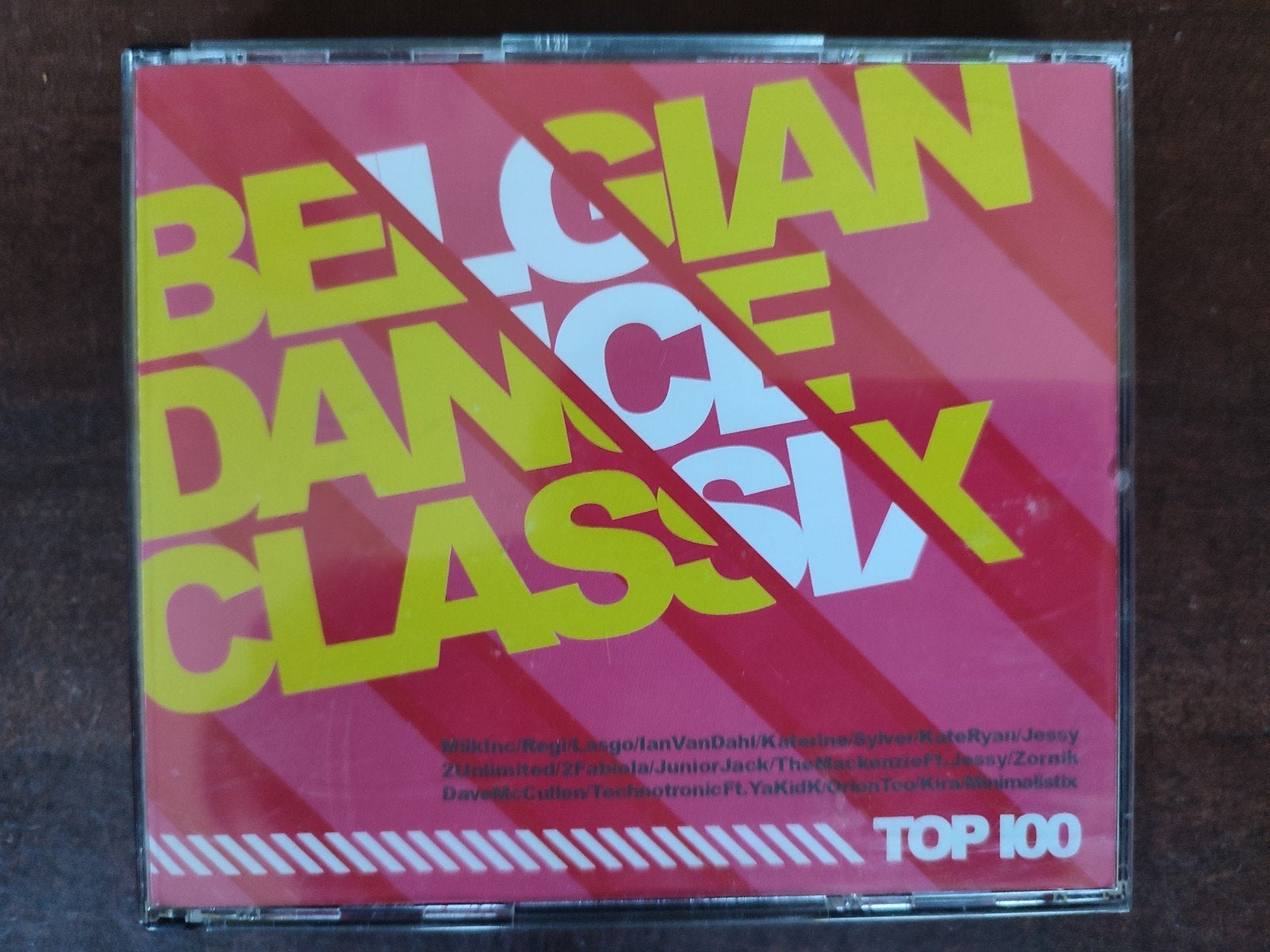 4-CDbox : BELGIAN DANCE CLASSIX TOP 100, Ophalen of Verzenden, Zo goed als nieuw