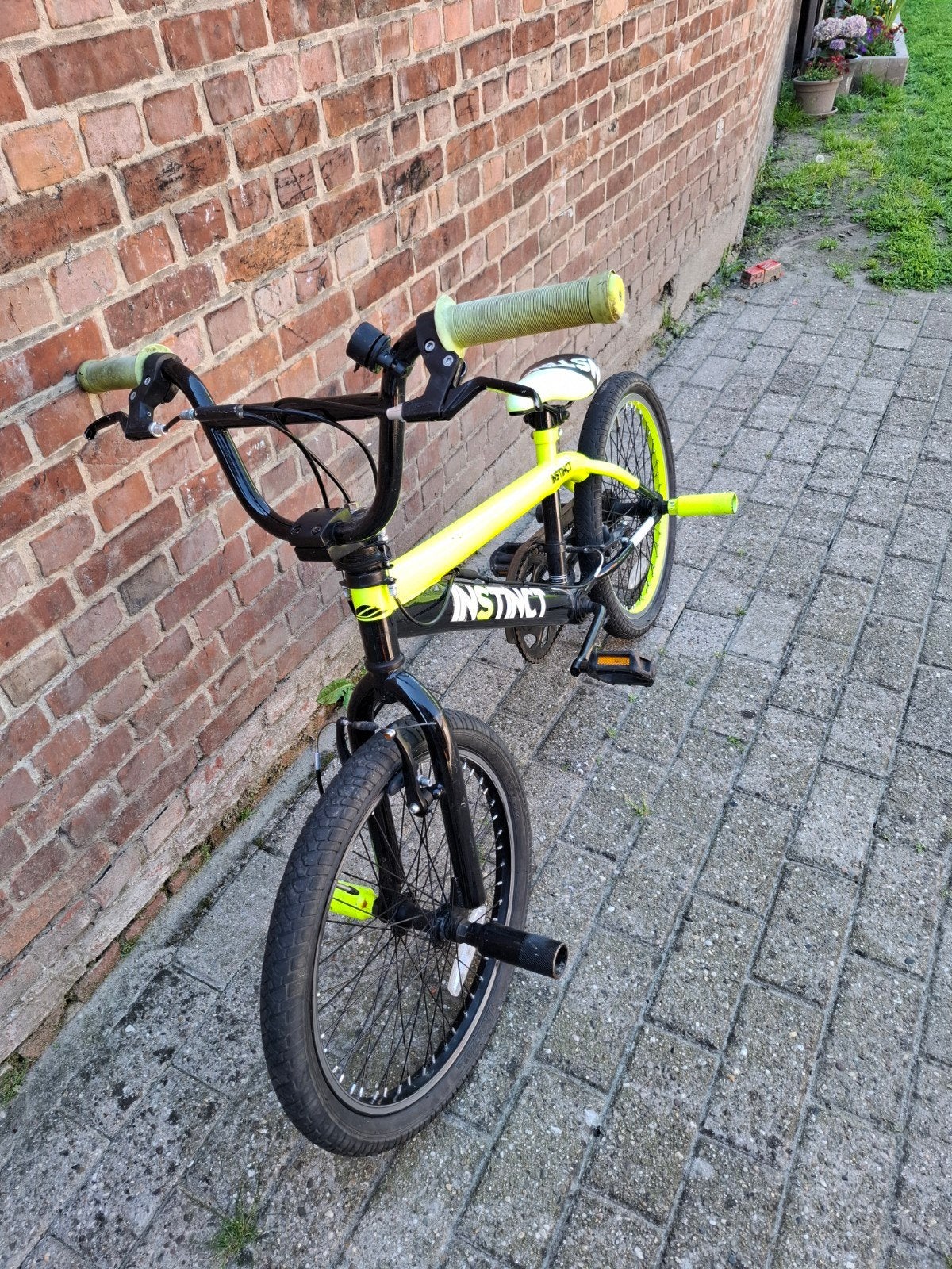 Bmx instinct, banden 20inch, Fietsen en Brommers, Ophalen of Verzenden