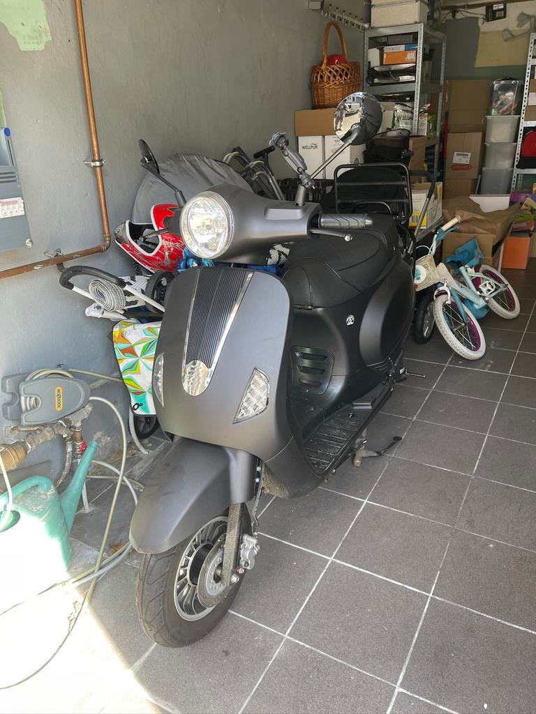 Scooter 50cc a klasse, Vélos & Vélomoteurs, Scooters | Vespa, Enlèvement, Comme neuf