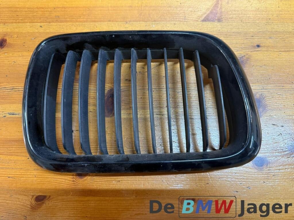 Grill rechts zwart BMW 3-serie E36 51138195094 51138185802, Auto-onderdelen, Gebruikt, Ophalen of Verzenden, BMW, BMW