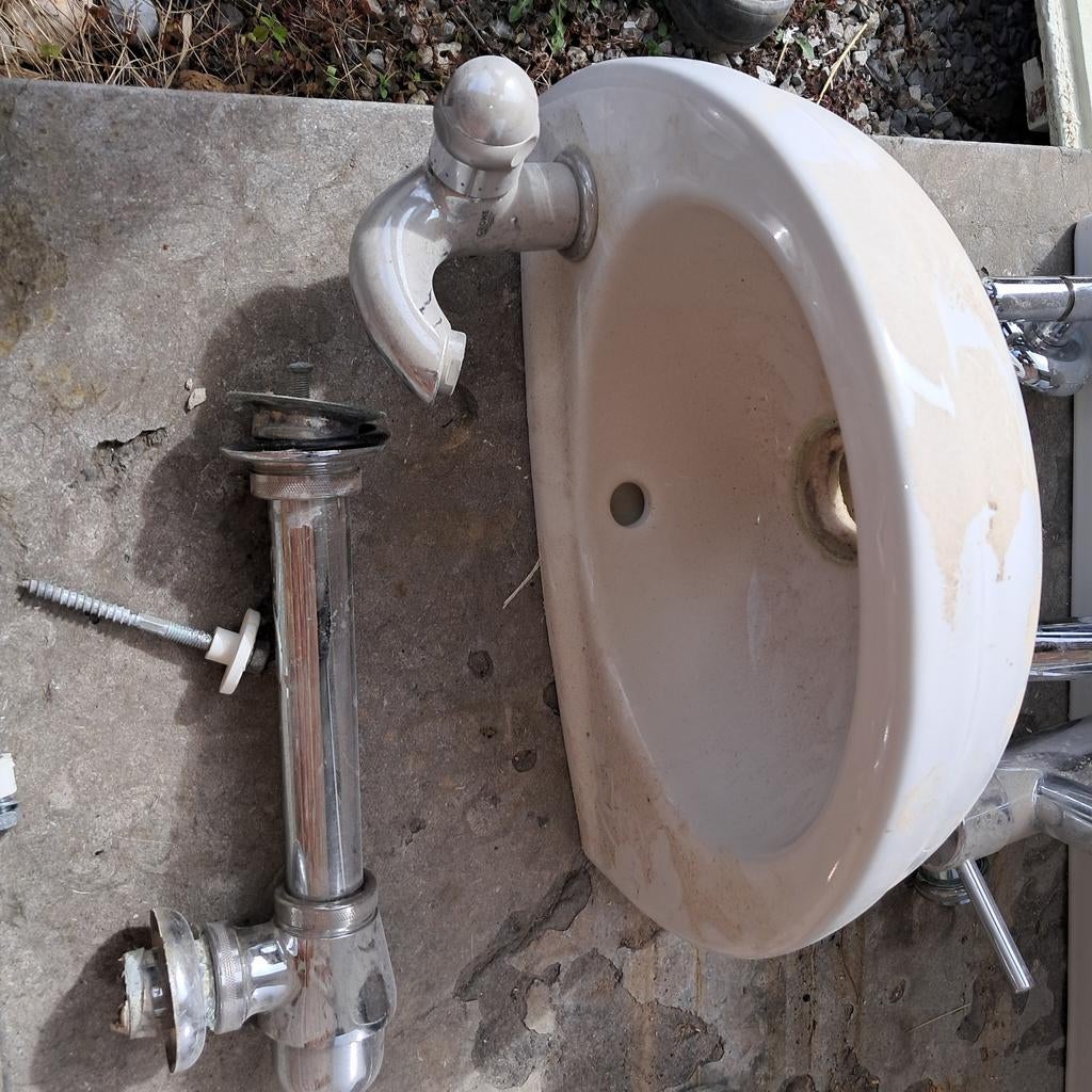 Petit lavabo avec robinet et robinet à coque, Bricolage & Construction, Enlèvement, Robinet