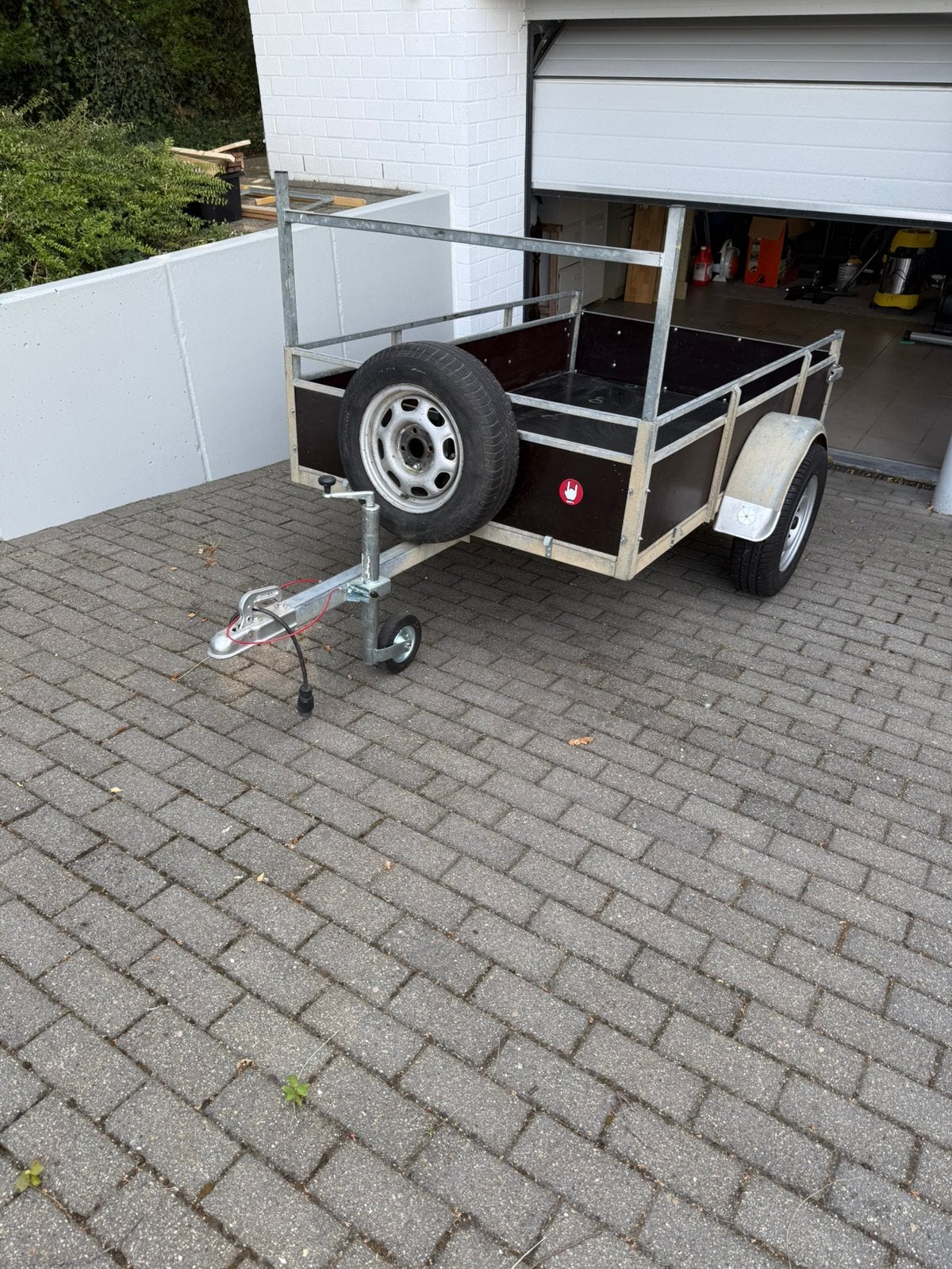 aanhangwagen met nieuwe banden, Auto diversen, Aanhangwagen-onderdelen, Ophalen, Zo goed als nieuw