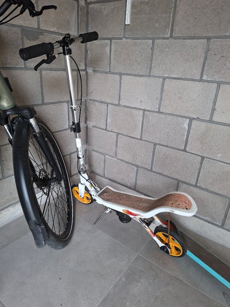 Space scooter, Fietsen en Brommers, Ophalen