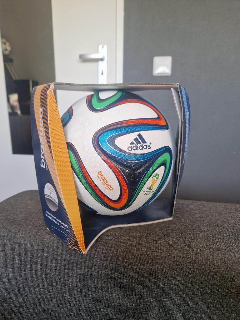 Adidas Brazuca OFFICIAL MATCHBALL (WK 2014), Ophalen of Verzenden