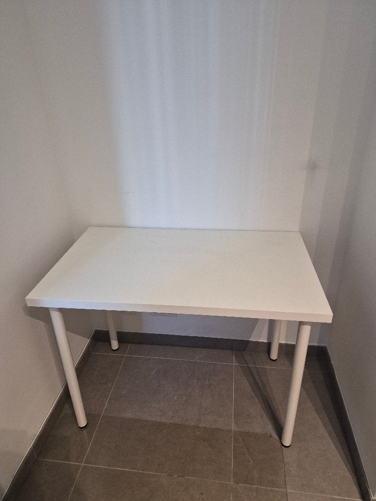 Klein bureau, Huis en Inrichting, Ophalen, Zo goed als nieuw, IKEA