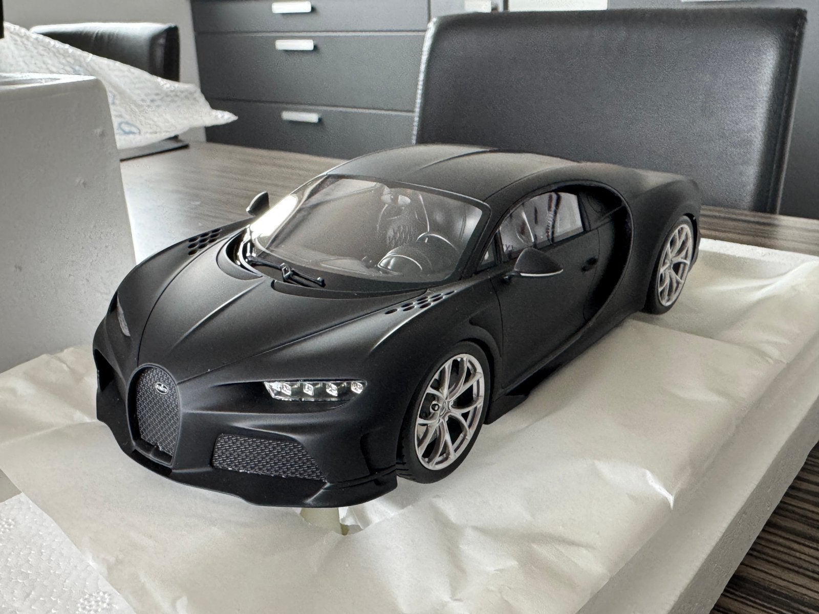 TSM Models Bugatti chiron supersport 300+ test car 1 18, Hobby en Vrije tijd, Modelauto's | 1:18, Ophalen