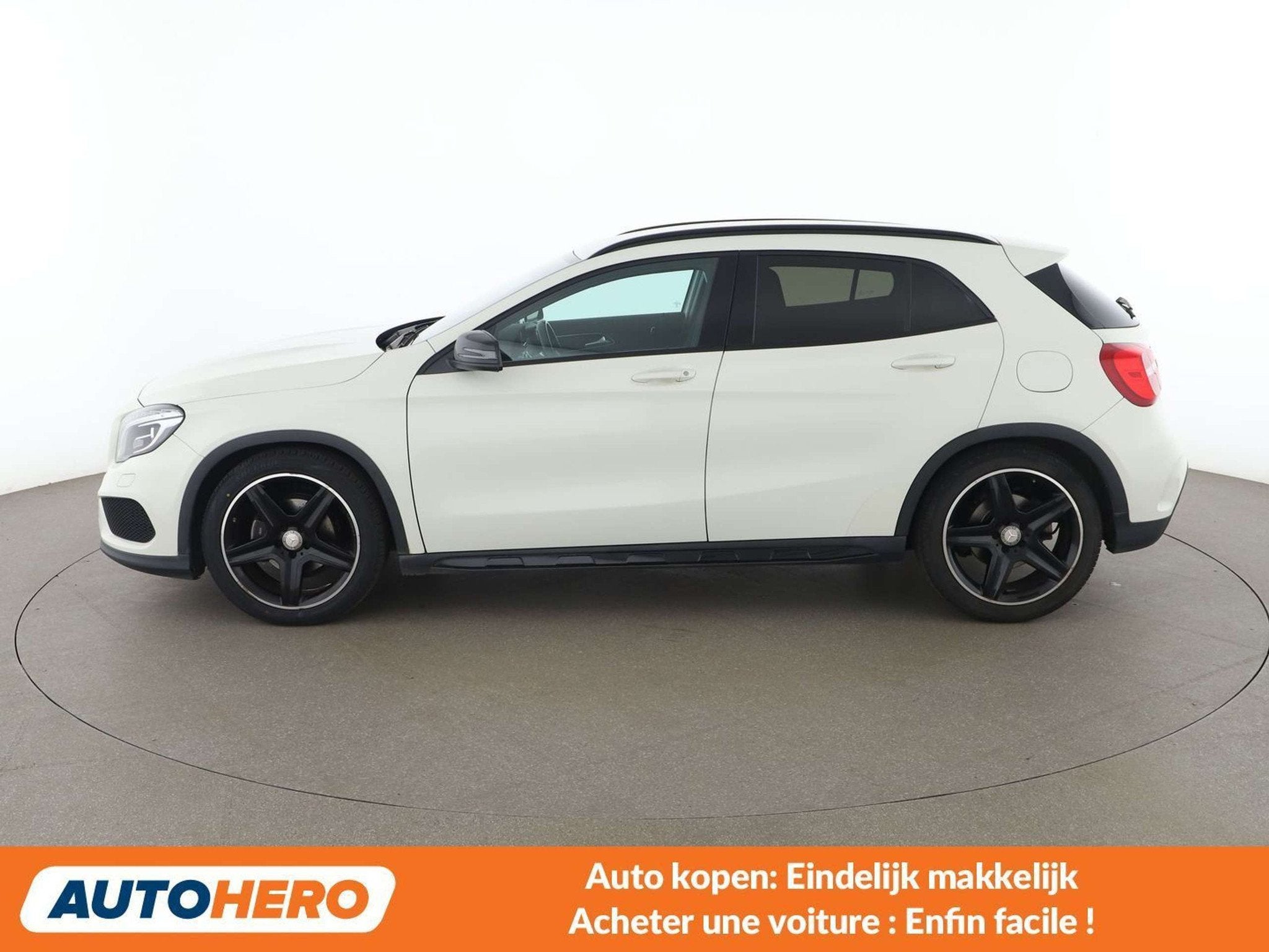Mercedes-Benz GLA 180 GLA 180 AMG Line, Autos, Achat, Volant multifonction, Noir, 5 portes